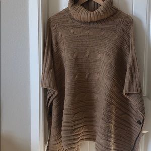 Gorgeous cable-knit Poncho